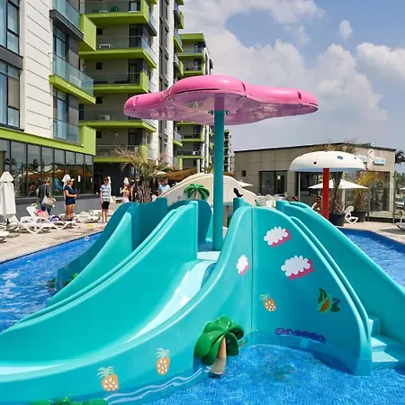 Sunshine Alessi Pool & 3*
