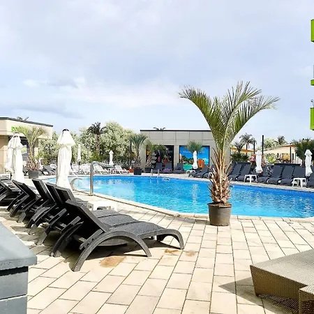 Ξενοδοχείο με διαμερίσματα Sunshine Alessi Pool &