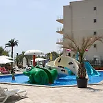Appart hôtel Sunshine Alessi Pool & Năvodari
