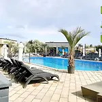 Appart hôtel Sunshine Alessi Pool &